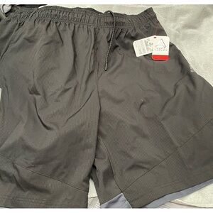 REEBOK WOVEN SHORT BLACK REFLECTIVITY